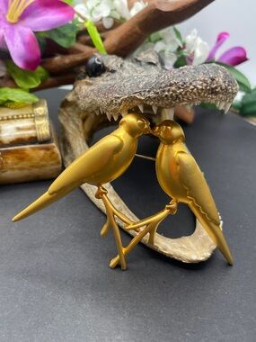 Love bird brooch vintage